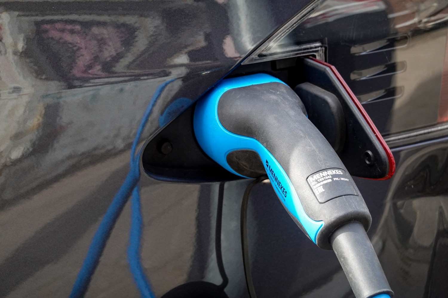 Biaya Charge Mobil Listrik BYD di Rumah vs SPKLU: Mana Lebih Hemat untuk Warga Kendari?